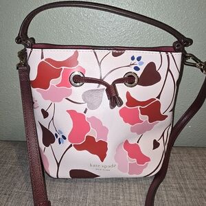 LN KATE SPADE NY Leather Floral Small Bucket Bag - Pink and Red